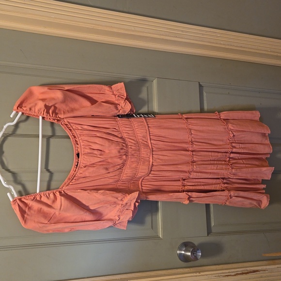 Trixxi Dresses & Skirts - TRIXXI DRESS OFF THE SHOULDER OR ON THE SHOULDER NWOT